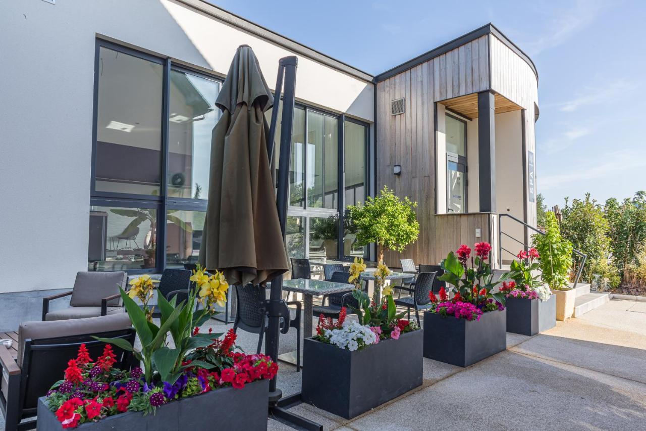 Logis Aux Maisons Exterior photo